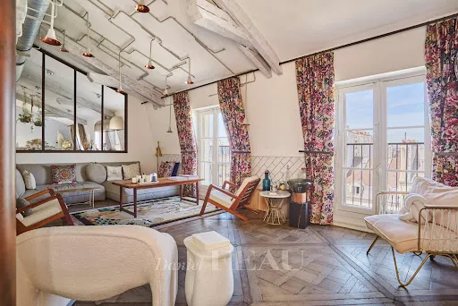 Appartement 6 pièces 220 m²