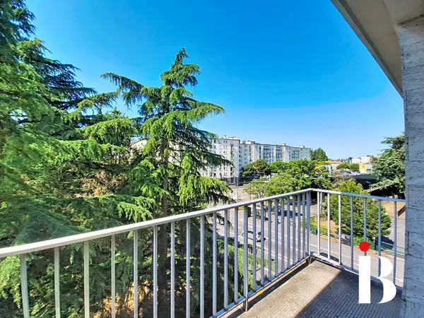 Appartement T4 de 102 m² Dernier étage Quartier Beauséjour