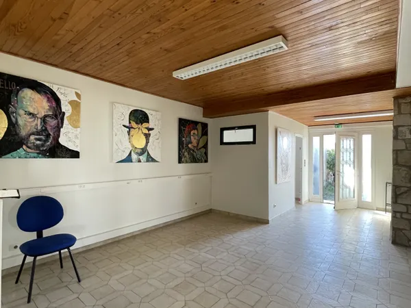 Local professionnel 90 m²