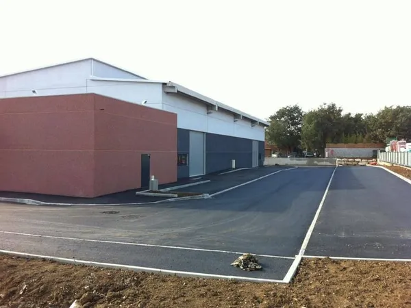 Local d'activité 332 m²