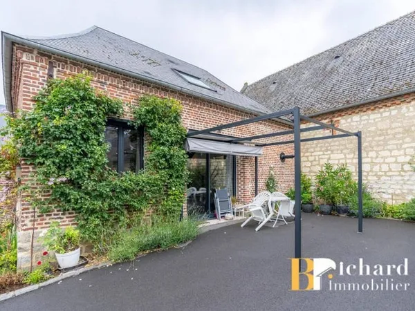 Maison 7 pièces 225 m²