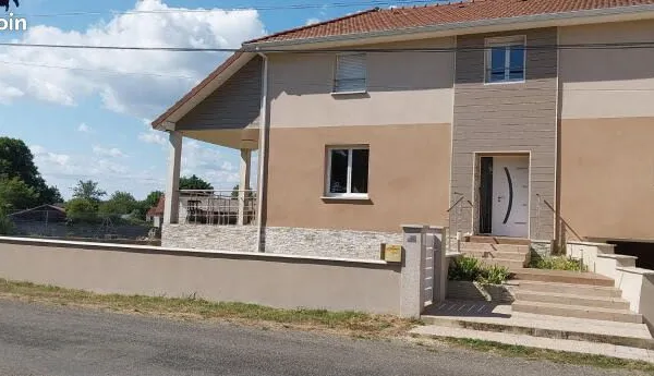 Maison à louer à Villecomtal/Arros
