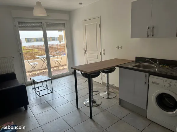 T2 Meublé de 36 m² à Décines - 900 /mois CC