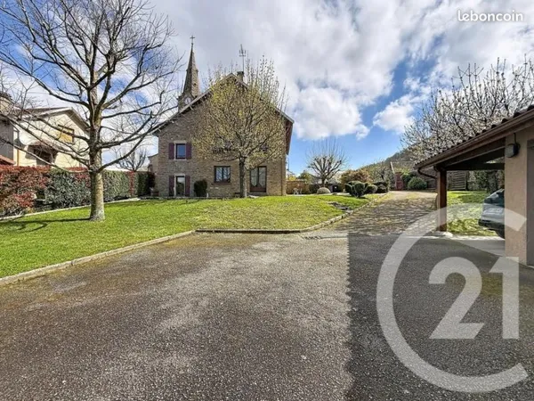 Maison 8 pièces 194 m²