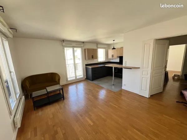 À louer - Bel appartement 2 pièces avec balcon, parking et cave - Centre-ville Nogent-sur-Marne