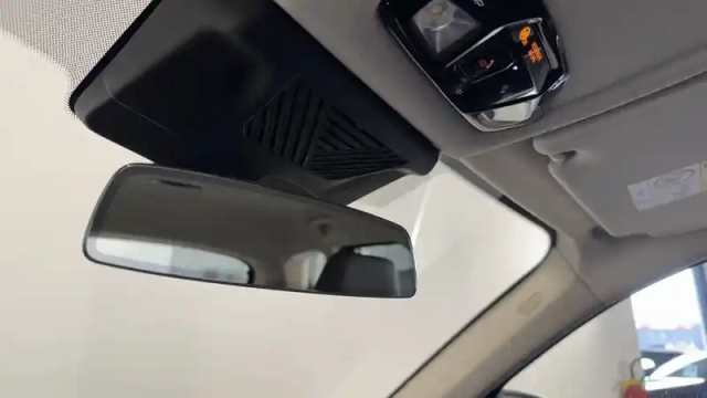 Bmw X1 i xdrive30 — photo 40