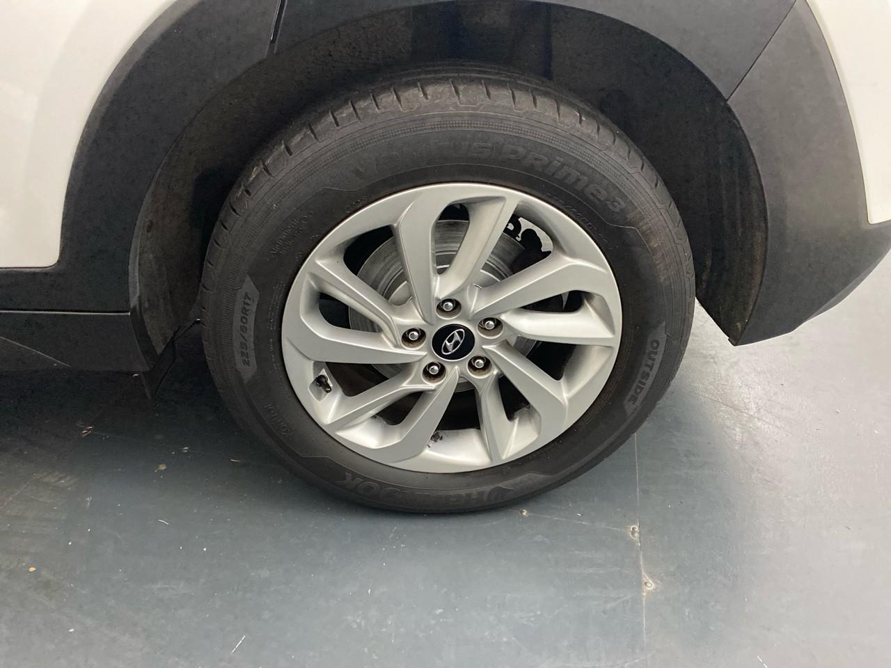 Hyundai Tucson 1.7 crdi 115 2wd business — photo 16