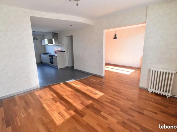 Appartement 3 pièces, 72 m2 habitables, balcon, cave et garage
