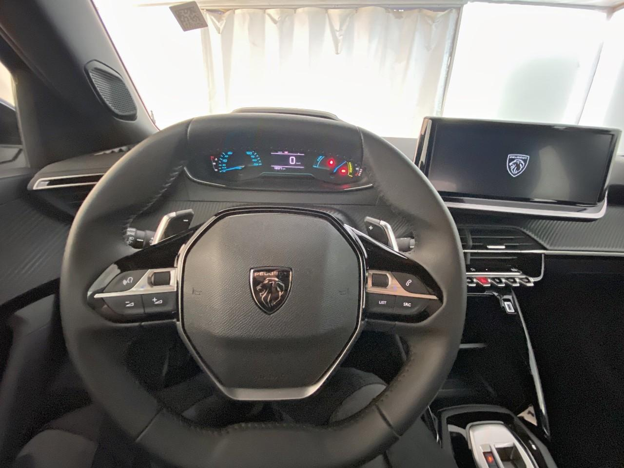 Peugeot 2008 hybrid 145 ch e-dcs6 style — photo 12