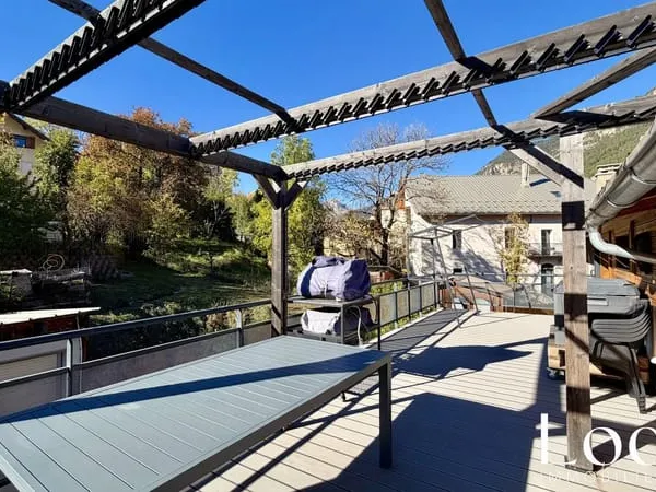 Briancon - Proche Commodites - Haut De Maison T4/5 - Grande Terr