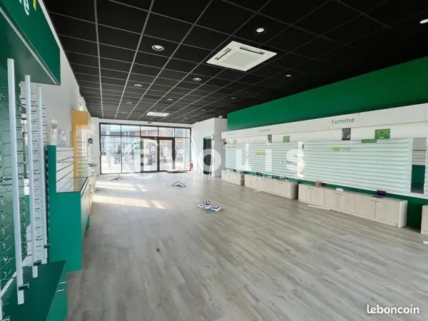 Local commercial 920 m²
