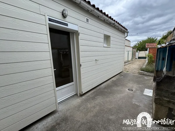 A louer à COGNAC - Maison de ville - 56m2 - 3 pièces et cour