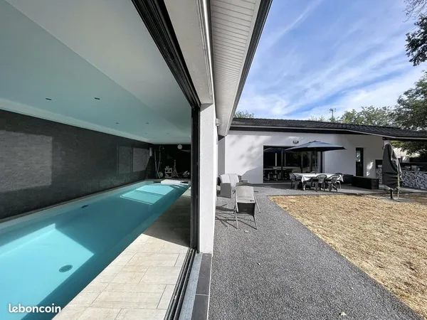 Maison 6 pièces 244 m²