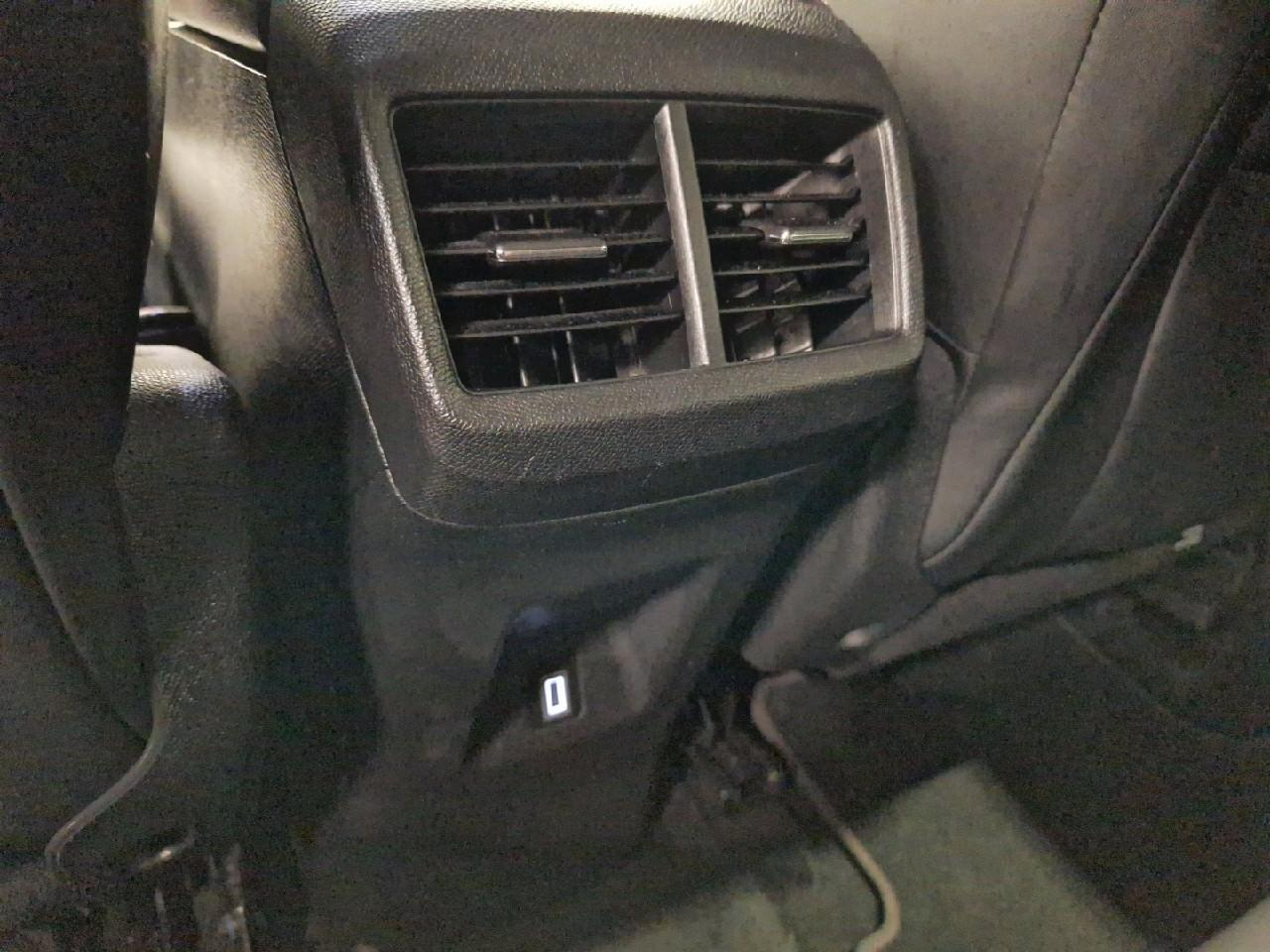 Citroën C5 Aircross hybride rechargeable 225 s&s e-eat8 c-series — photo 15