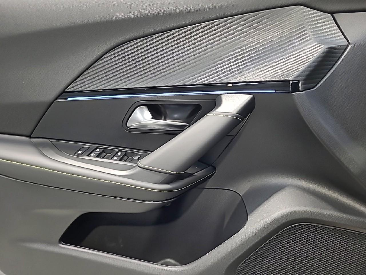 Peugeot 2008 hybrid 145 ch e-dcs6 gt — photo 25