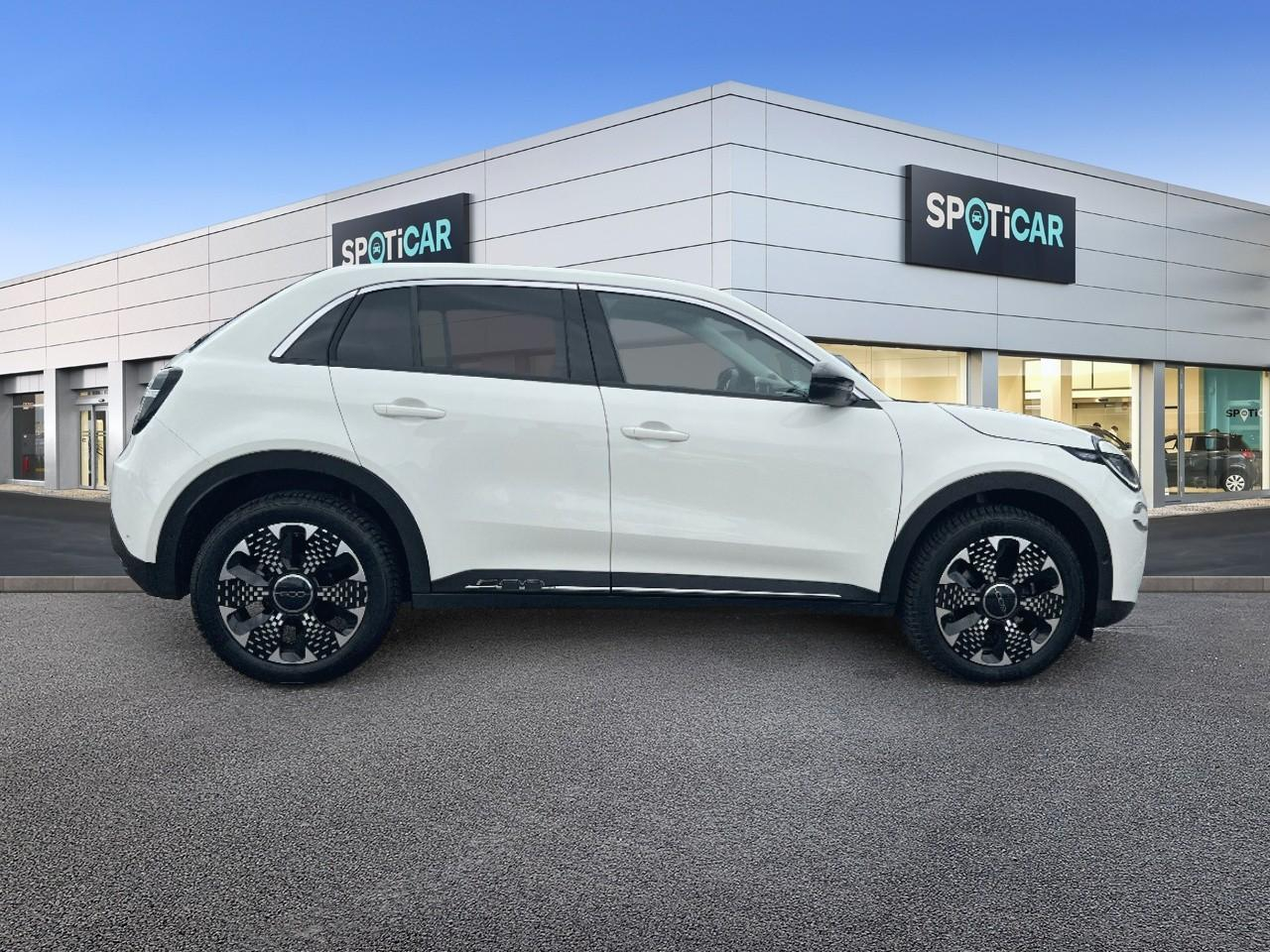Fiat 600 1.2 hybrid 100ch dct6 la prima — photo 4