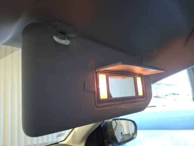 Peugeot 3008 puretech 130ch s&amp;s bvm6 — photo 31