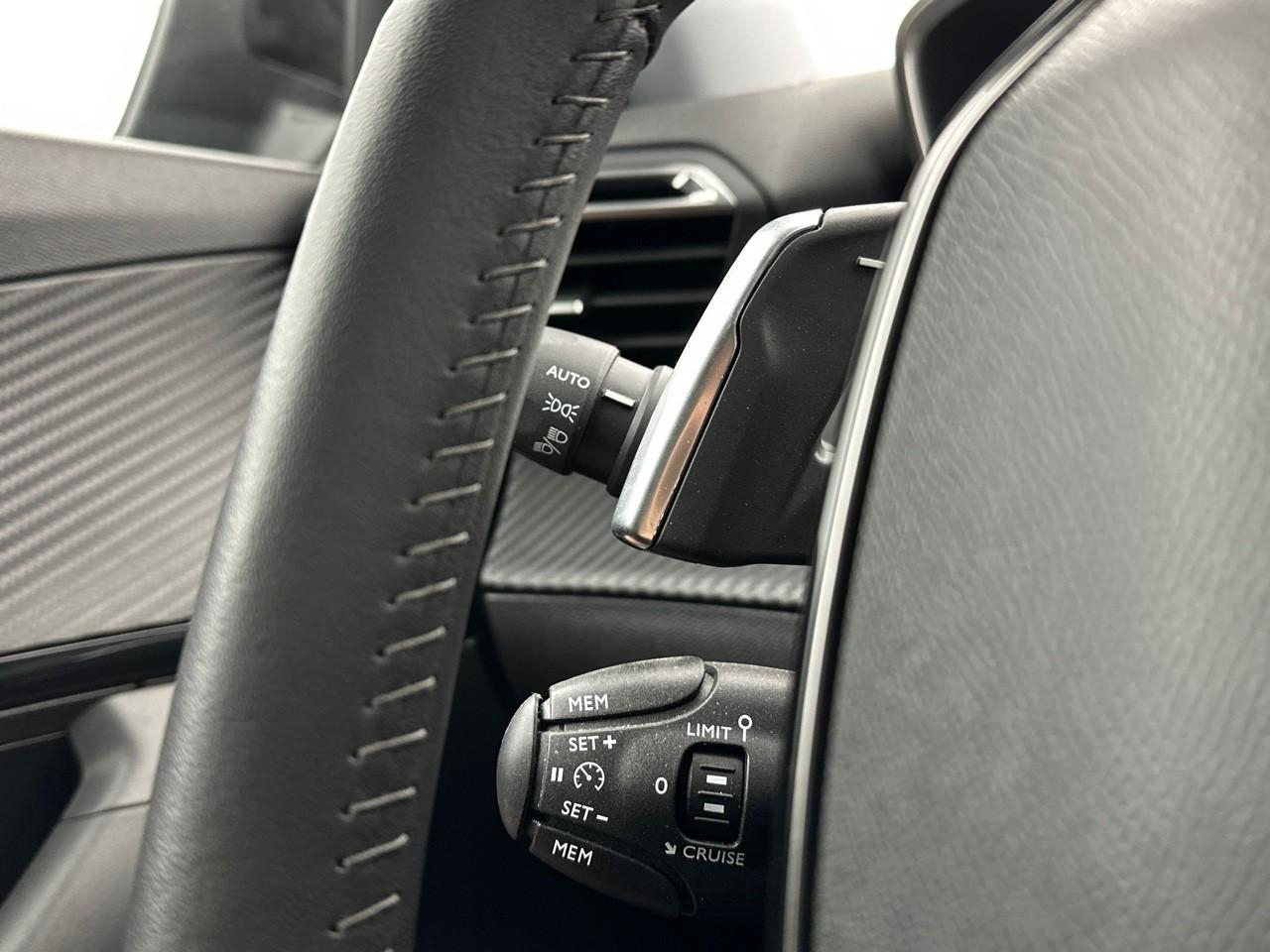 Peugeot 2008 puretech 130 s&s eat8 style — photo 19