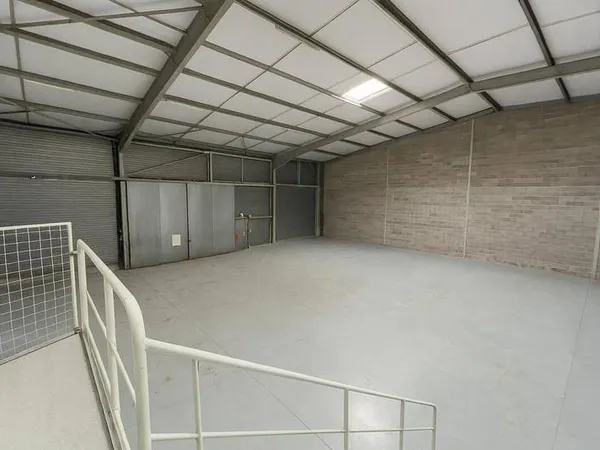 Local d'activité 650 m²