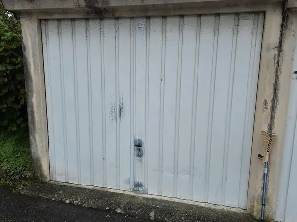 Parking/box 11 m² AUXERRE
