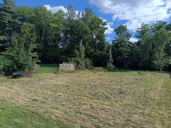 Terrain constructible de plus de 500 m2 - NOYAL SUR VILAINE