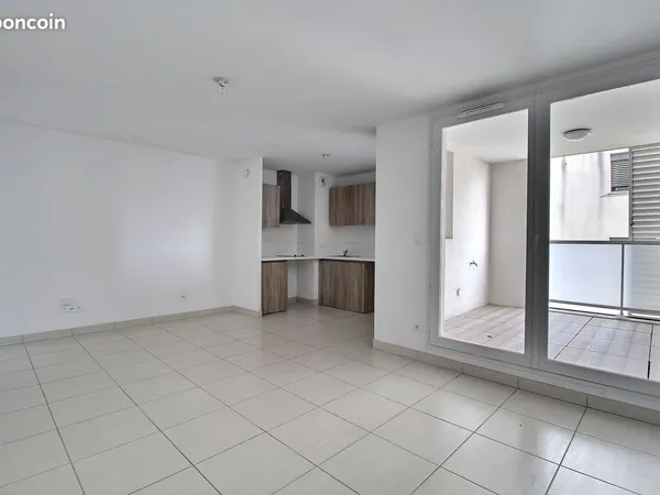 Vente en exclusivite ; t2 49 m2 avec terrasse et parging