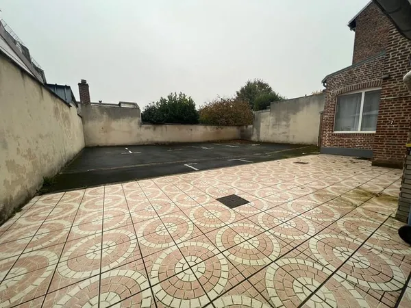 Place de parking - Arrière gare
