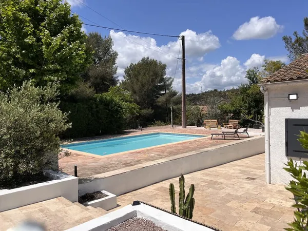 Villa 3/4 pièces 98 m2 avec piscine à Fréjus