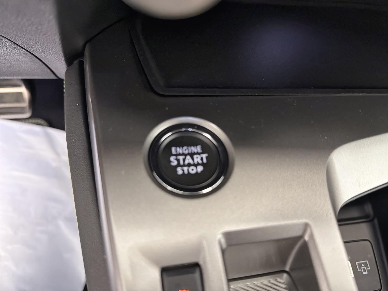 Peugeot 408 hybrid 136 e-dcs6 gt — photo 19