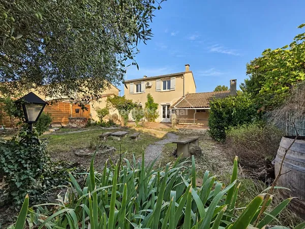 Maison - Fonctionnelle et entretenue