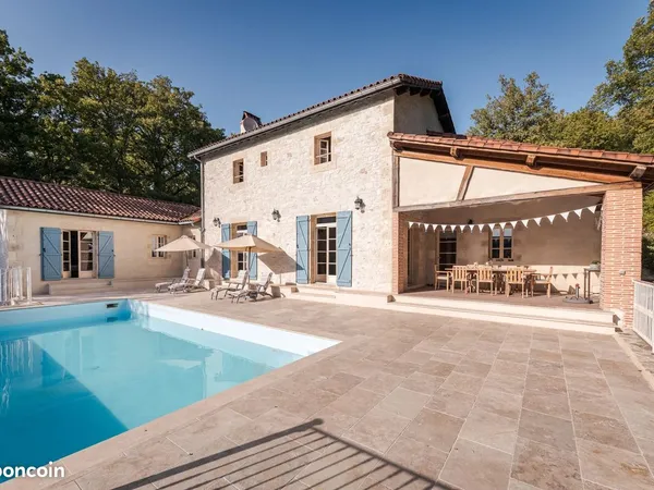 Propriété 9 pièces 208 m²