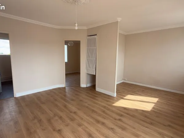 Montpellier Clemenceau - T2 traversant de 50 m² avec balcon