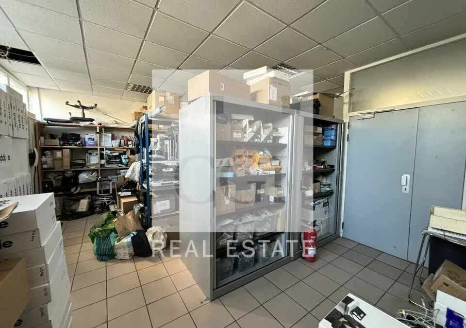Photo 8