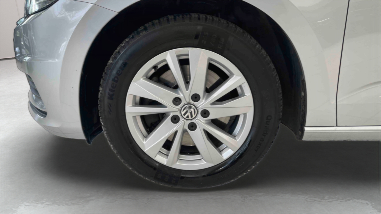 Volkswagen Touran 1.5 TSI EVO 150 DSG7 7pl — photo 14
