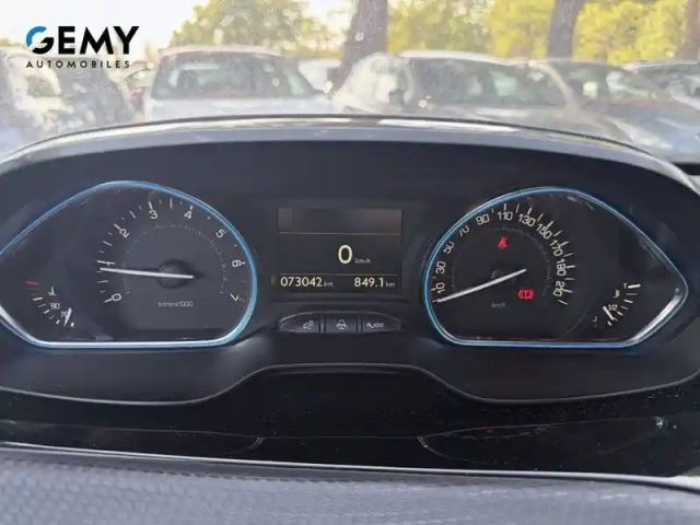 Peugeot 2008 puretech 110ch s&amp;s bvm6 — photo 14