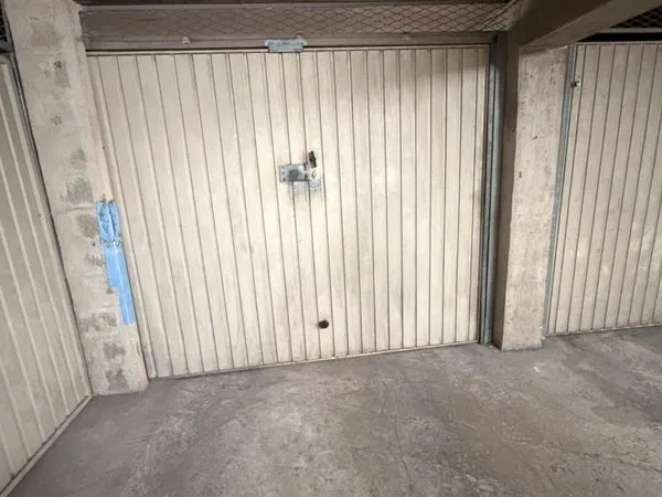 Garage à louer