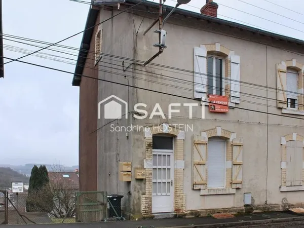 Maison avec 2 appartements à louer!