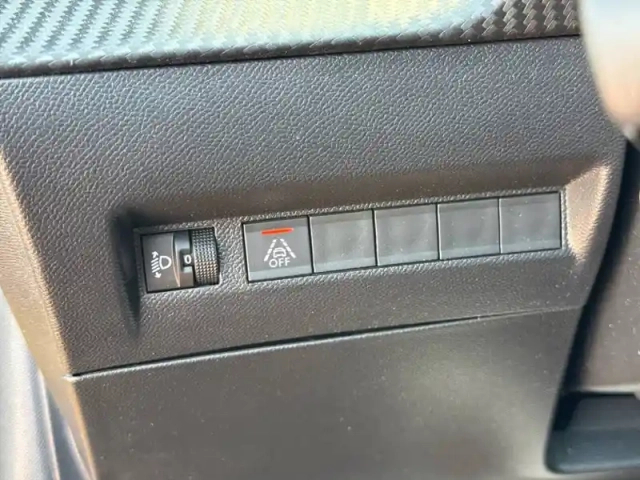 Peugeot 208 electrique 50 kwh 136ch — photo 31