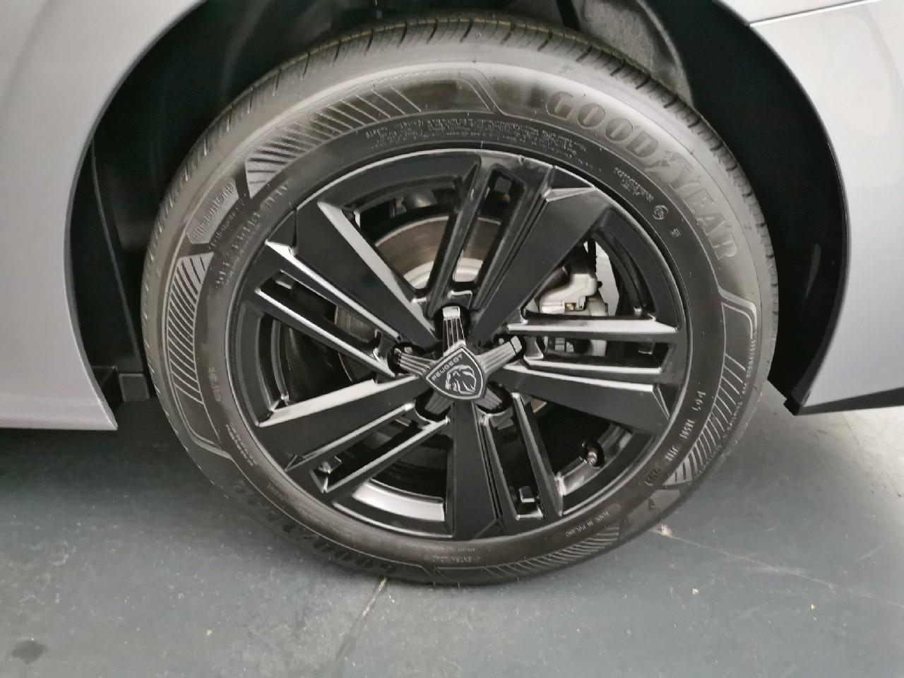 Peugeot 308 sw hybrid 145 e-dcs6 style — photo 16