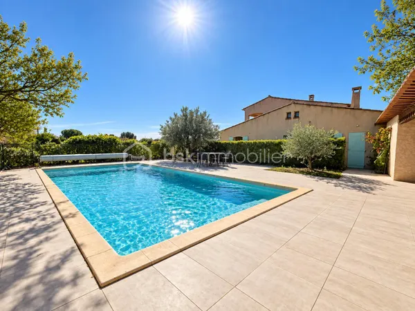 Maison 8 pièces 230 m²