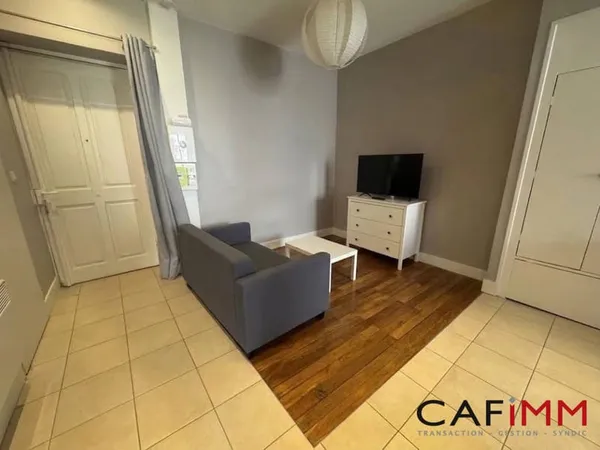 VILLEURBANNE-T2-38m²