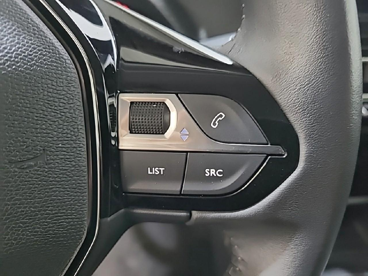 Peugeot 2008 puretech 100 s&s bvm6 style — photo 21
