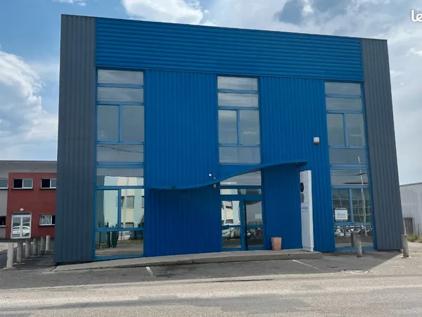 Bureaux meublés 1er étage
