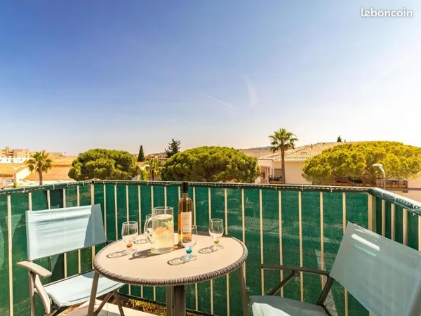 Le Lavandou - Appartement traversant 3 pièces avec balcon, parking privé et cave - À 700m des plages