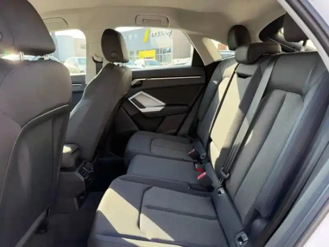 Audi Q3 sportback 35 tfsi 150ch advanced s tronic 7 — photo 8