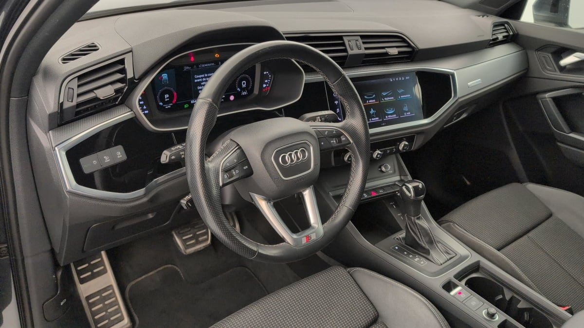 Audi Q3 Sportback — photo 15