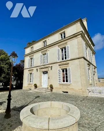 Maison 11 pièces 272 m²