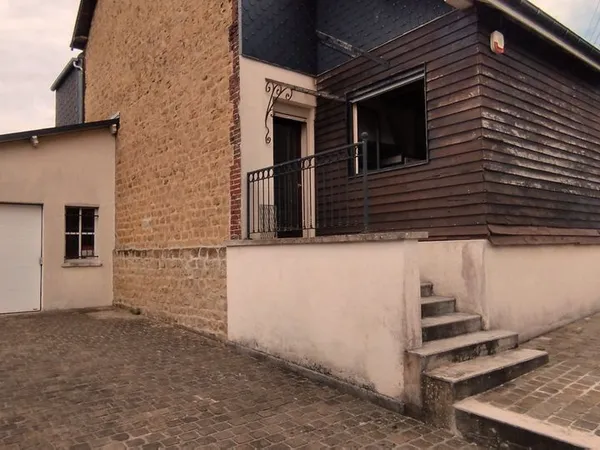 Maison 5 pièces avec jardin et grand garage
