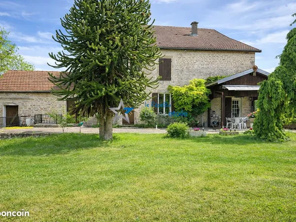 Maison 7 pièces 250 m²