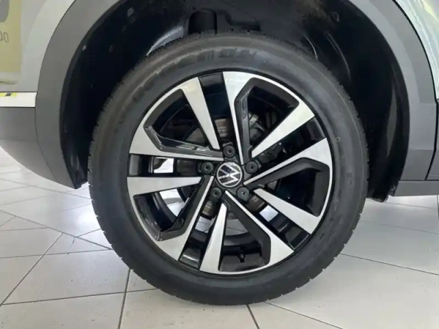 Volkswagen T-Roc united acc car play radar av+a — photo 13